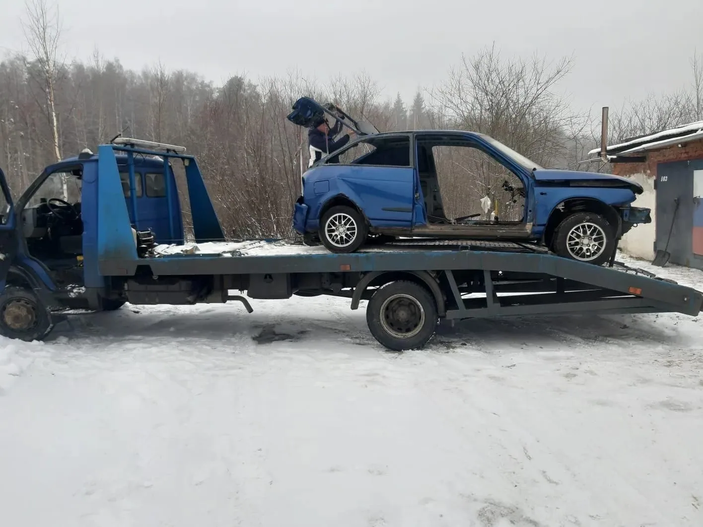 Эвакуация автомобиля после ДТП — фотография с сайта